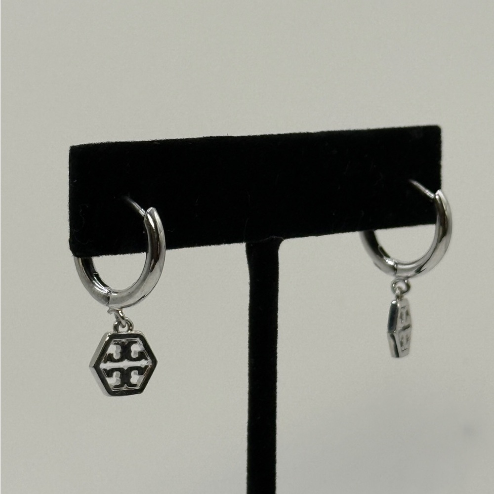 ✨ Tory Burch Silver Hexagon Drop Earrings - Picture 4 of 4